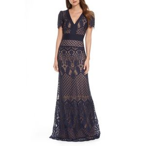 Tadashi Shoji Embroidered Lace Navy Blue and Nude V-Neck Evening Gown Size 8 NWT